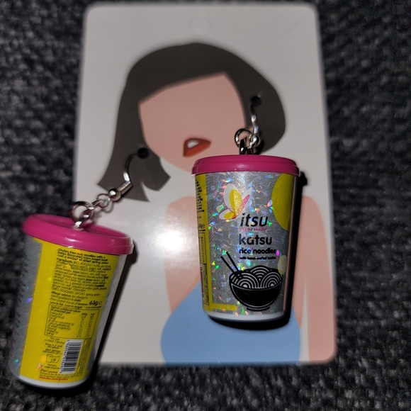 MINI BRAND EARRINGS - Picture 15 of 16